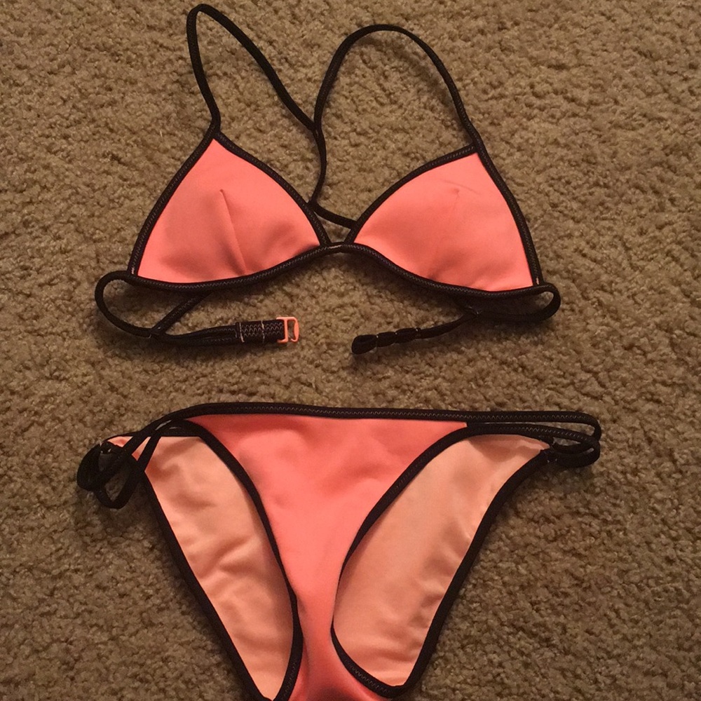 Victoria’s Secret bikini
